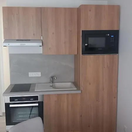 Plain-pied 2 Personnes 150 M De La Apartment *